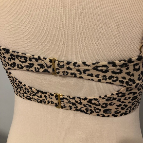 Xhilaration cheetah bikini top - Picture 4 of 5